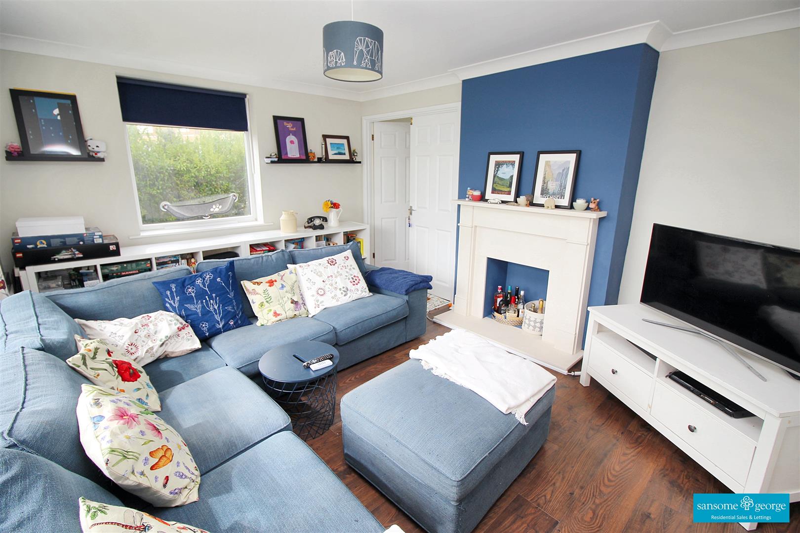 4 bed property in Uffington Close, Tilehurst